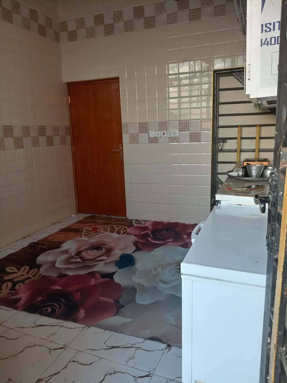 سلام عليكم بيت للبيع ابوالخصيب مساحته 170يتكون من غرفا وهول وديوان ومطبخ وكراج  وصحيات داخليه و خارجيه نوع العقاروقف سني السعر45وقابل للتفاوض ***********
