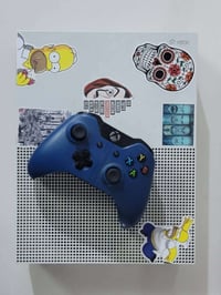 xbox one s للبيع نظيف ما مفتوح ابد اشتريتة بداية 2025 السعر 175 ( 0772...