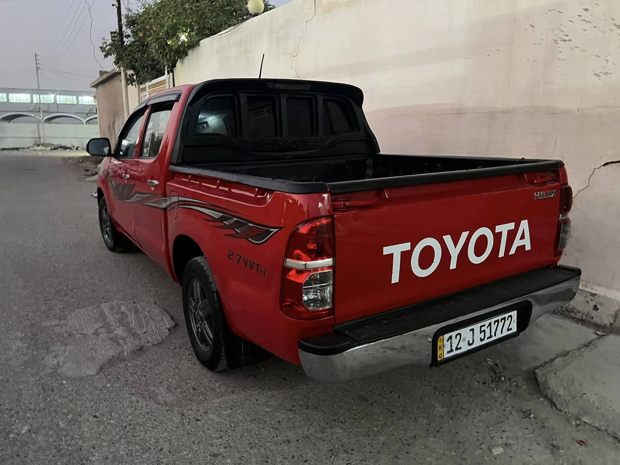 سلام عليكم 
بكم هايلوكس للبيع
موديل 2012
ضرر باب خلف سايق وشويه بل بودي 
كير ومحرك شرط 
تواير وصدر جدد 
السعر 170 وبيها مجال 
الرقم ***********
