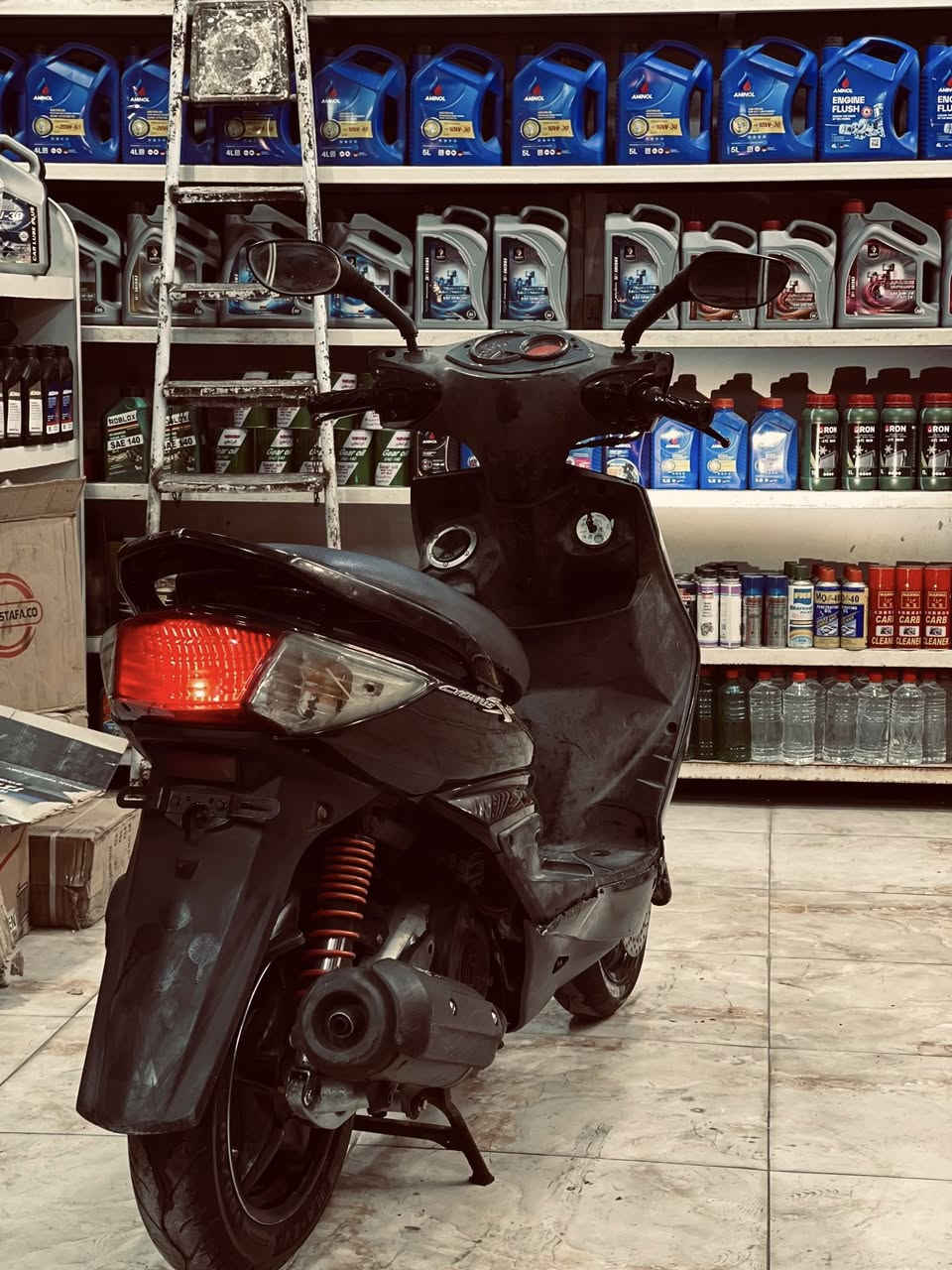 السلام عليكم سكنس فحل كابريتر أوراق منفيس ومكاتبه مكينه بلادية مكفوله كفرات بلادي  الدراجه كلها شغاله ربع نكره بكل وقت كهربائيات تخم تاير جديد دراجه كامله مكمله السعر 725بيها مجال  مكاني  الدوره شارع 60رقمي *********** وبالعافيه عل ياخذها ❤️
