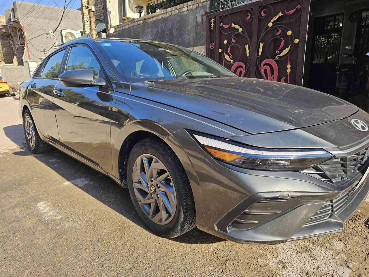 سلام عليكم النترا ٢٠٢٤ فول عدى الفتحة
الضرر تبديل باب خلفي وصندوق نفس اللون اصلي وصبغ جاملغات خلفيه (بجمها كبس شركة) مرقم بغداد 
بصمة 
شاشة ديجتل متصل 
رادار امامي خلفي 
ماشية ٢٥ الف كيلو 
داخل لون رصاصي دشبول ٧ الوان 
مثبت سرعه 
تحديد مسار 
توقف ذاتي
ثلاث انظمة قيادة 
لون مميز 
وبعد هواي مواصفات 
السعر ١٤٩ وبيها مجال 
المكان بغداد
***********
