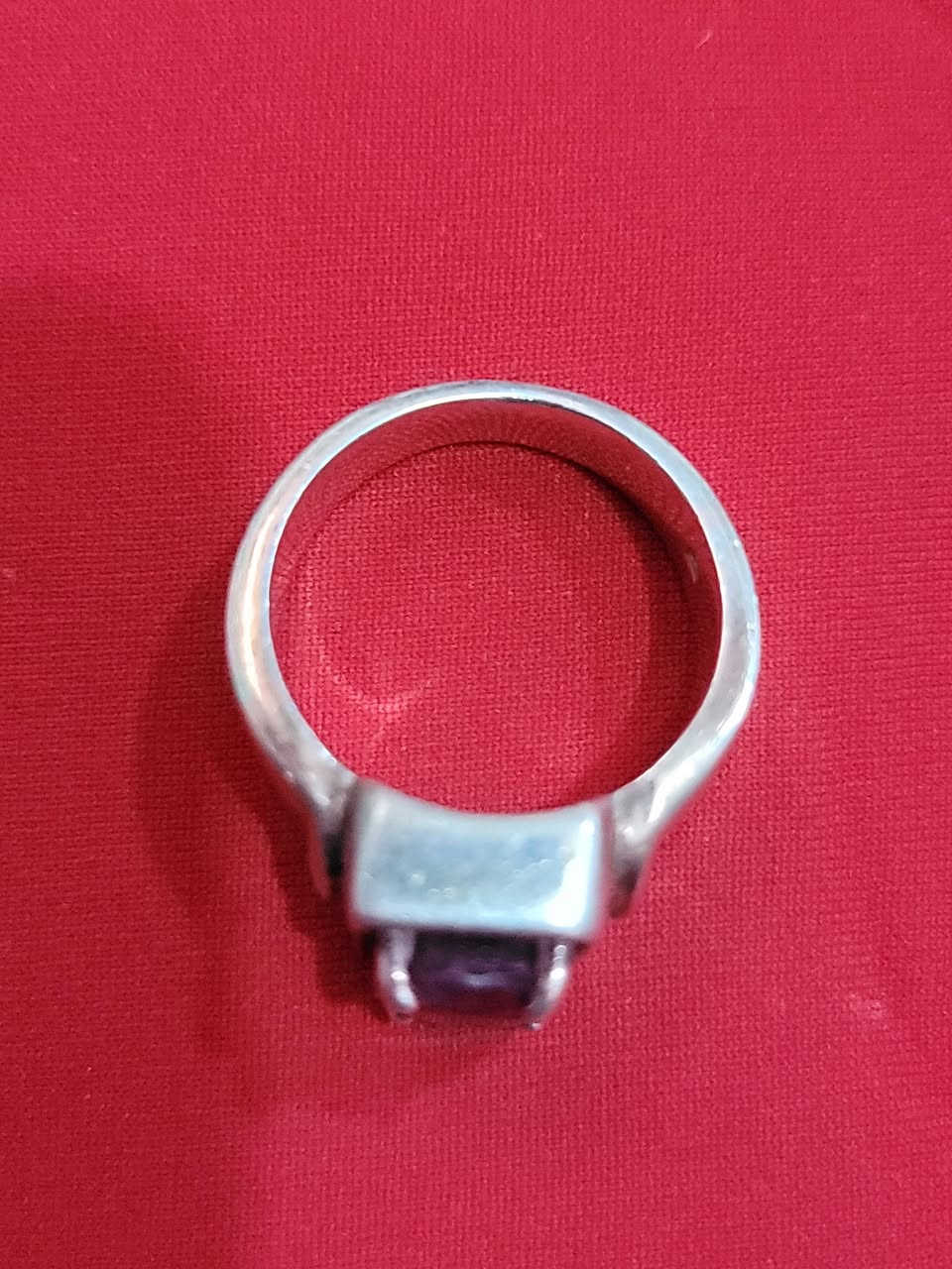 خاتم فضه 925 بحجر الياقوت الافريقي
قياس الخاتم 22
السعر 80
متوفر توصيل بغداد


**إذا كنت صاحب هذا الإعلان وتريد حذفه لأي سبب، رجاءا أرسل رسالة إلى الدعم الفني**