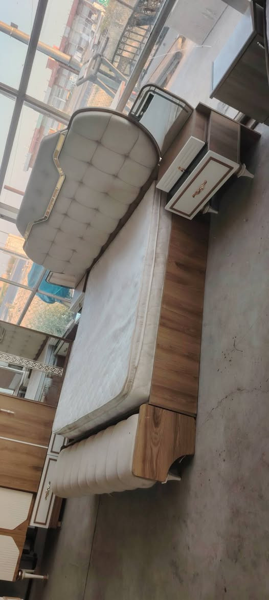 معرض حمزه
لبيع الاثاث المنزليه (مستعمله+جديد)
العنوان برطله سايدين اربيل مفرق باصخره 
للاستفسار الاتصال على الارقام: 
***********
***********
