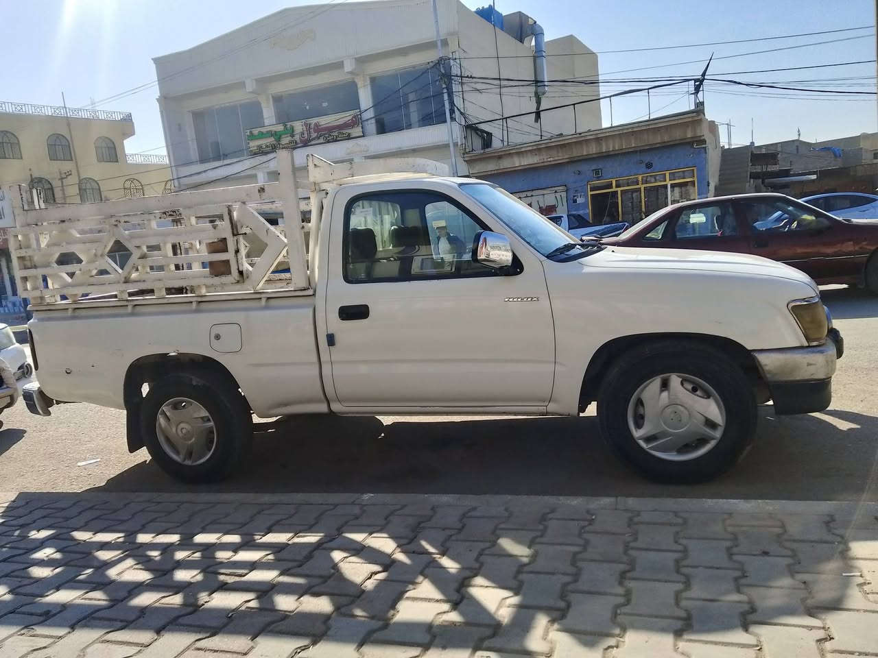 السلام عليكم
2001 للبيع مكفولة ما عدا بارد شوية بيها 
السعر 95 وبيها مجال 
***********
