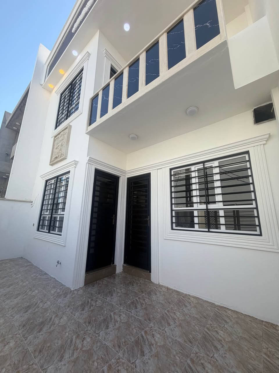 دار للبيع في حي الملايين الاولى 
المساحه البيت 142متر طابقين بناء حديث 
جنس الارض بستان ملك صرف 
السعر 128مليون
الأستفسار ***********
*********** موصل, نينوى
