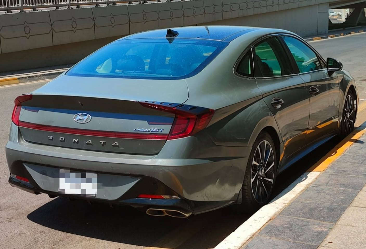 صلّوا على النبي ﷺ

 الحلوه للبيع او مراوس بيكم فورد f150 و رام  والفرق موجود ويفضل  v8 

مكلف الاتصال ع رقم او واتساب
---
سوناتا 2022 لمتدد LIMITED اعله فئة Vib  ع ايدي اني استوردته من 22 
ماشيه 52 الف كيلو حقيقي يعني مالك واحد ع وضع شركه 
                        ----------------------------
ضرره طخات بلجاملغات لا ايرباك سستم بلادي ولا لغد ولا شاصي راح انزل صور حادث وهنا بيه باب صبغ اثر طخه بلباب لون سموك مميز 🩶 وسونار موجود بلصور 
•الرقم : بغداد حرة بسمنه شرط تحويل 
•المواصفات :
▪️المحرك: 1.6L توربو (اربعة سلندر)
▪️حجم الويل: ويل كب حجم 18 مع طقم تايرات بحالة ممتازة
▪️لايتات زينون اصل مع حاجب LED مع اشارة LED
▪️بصمات عدد 2 للأبواب مع بصمة تشغيل
▪️عداد ليزري داتاشو على الزجاجة الامامية
▪️قمارة بانوراما
▪️نظام 5 كامرات
▪️رادار امامي مانع تصادم
▪️حساس امامي
▪️حساس خلفي
▪️رادار جانبي (نقاط عمياء) بالمرايا الجانبية
▪️شاحن لاسلكي
▪️گير شفتر بالستيرن للتحكم بالگير العادي
▪️اشاير بالمرايا الجانبية
▪️كامرة خلفية دوارة اصل مع الستيرن
▪️شاشة الدشبول حجم كبير للتحكم بأيعازات السيارة + كار بلي + أندرويد اوتو
▪️كشنات السيارة جلد اسود اصل
▪️گشن ذاكرة (خزن ميموري) لكرسي السائق
▪️تحكم فول كهرباء لكرسي السائق والراكب
▪️تدفئة وتبريد للگشنات الأمامية
▪️تبريد قطعتين امامي وخلفي
▪️گير لمس
▪️نظام تحريك ورگن السيارة عن بعد من خلال البصمة
▪️خمسة وضعيات للقيادة
▪️تشغيل عن بعد
▪️سستم صوت BOSE بواقع 12 سماعة في المركبة
▪️سايد بريك دگمة
▪️تحكم ستيرن جهتين بلوتوث وحاكية وكروس سرعة وتحكم صوت 
▪️نظام ABS مانع انزلاق

بدون اي نقص جاهزه والحمدالله وحره مومعوقين والي يعبر منشور كلشي موجود بلسوك 

سعر 165 ورقه ومجاله بسيط  الاستفسار اتصال ع الرقم *********** رائد
