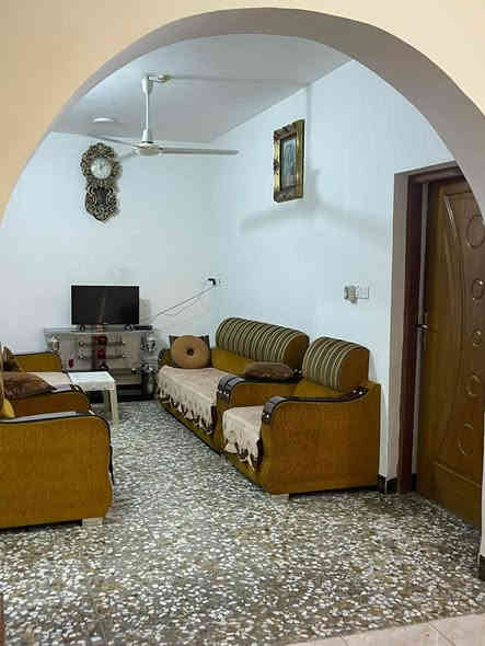 السلام عليكم
دار المساحه800م
طابو زراعي سند 25تحويل مباشر
مكان حله ورديه داخل 
قرب الامام سيد موسى 
الدار يتكون غرفتين وهول ومطبخ وستقبال
خدمات كامله تبليط للباب 
من يرغب بلشراء الاتصال برقم 
***********
السعر130 قابل للتفاوض
