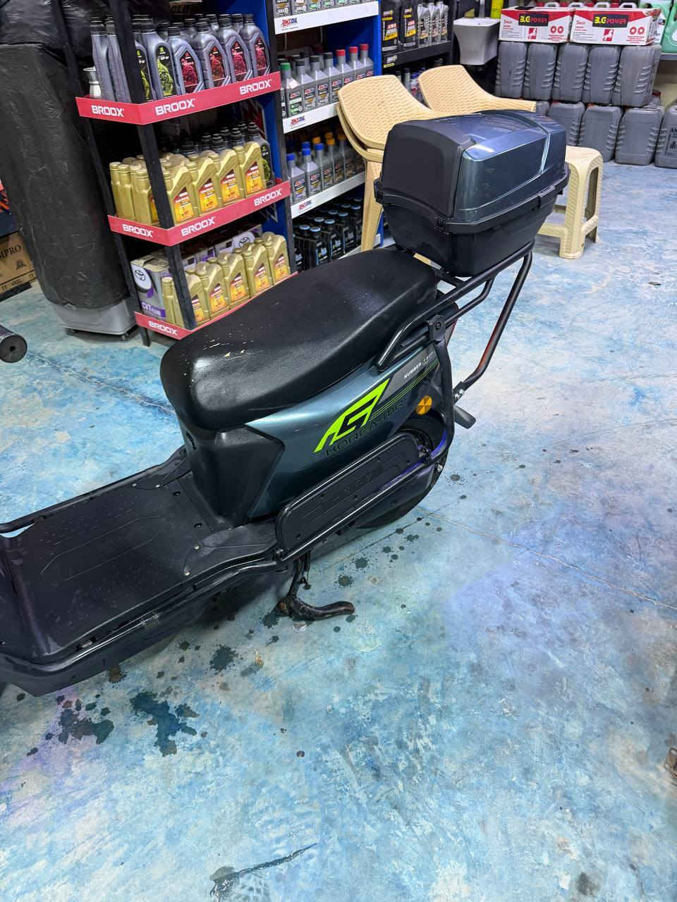 سلام عليكم ماطور شحن للبيع موديل 25نوعه كوري مشدود قبل شهر ونص موطور حيل جديد على ايدي من البيت للمحل بطارياته وين متريد روح افحصهن شرط ضمان كهربائية كلها شغاله موطور اخو الجديد سرعته 85حقيقي +بي ديجي السعر 750وبي مجال متوازي على بيعته رقم الهاتف *********** مكاني الرمادي شارع 40
