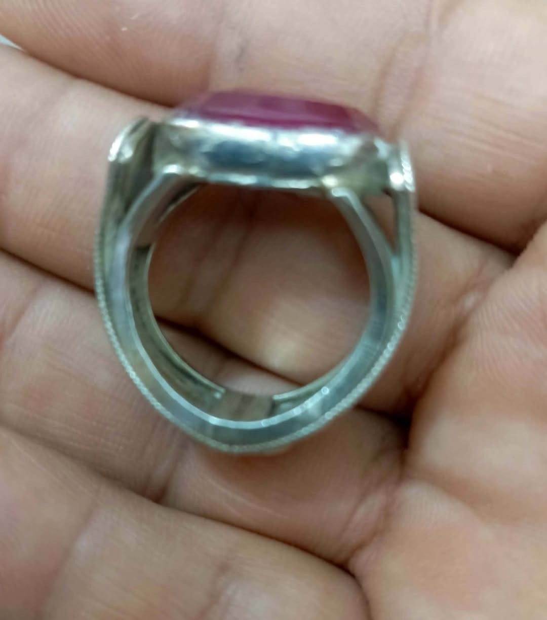 خاتم ياقوت فرط الرمان صياغه سلجوقيه السعر 100 بغداد الزعفرانيه ***********
