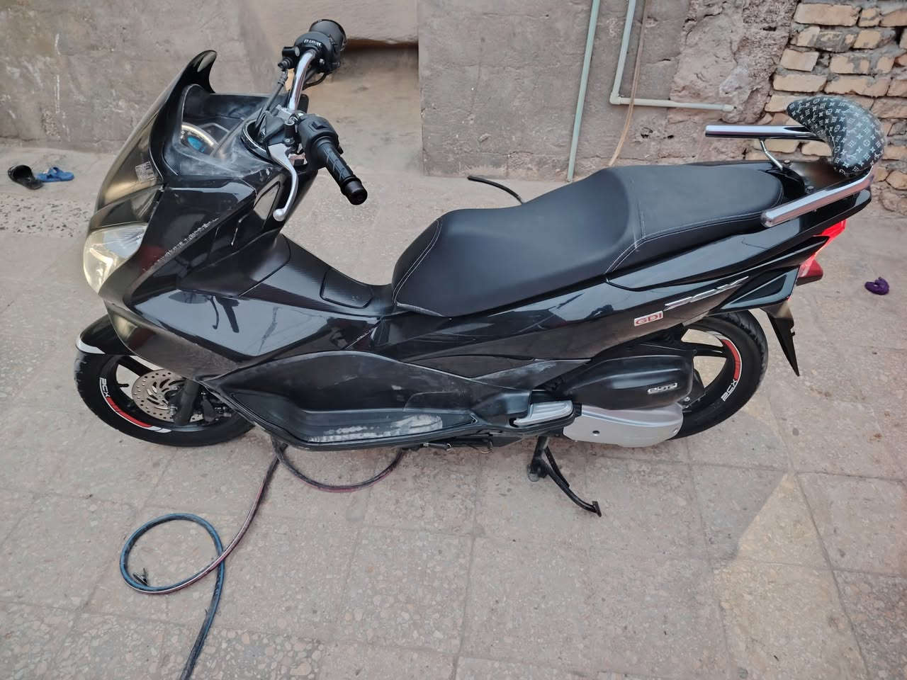 للبيع PCX جيل ثاني ياباني  ماشيه 32689
دراجه كله بلاد كلشي مامبدل بيه ومكينه مامفتوحه كلشي بلاد دراجه حلوه ونضيفه للأستفسار على هذا الرقم ***********
