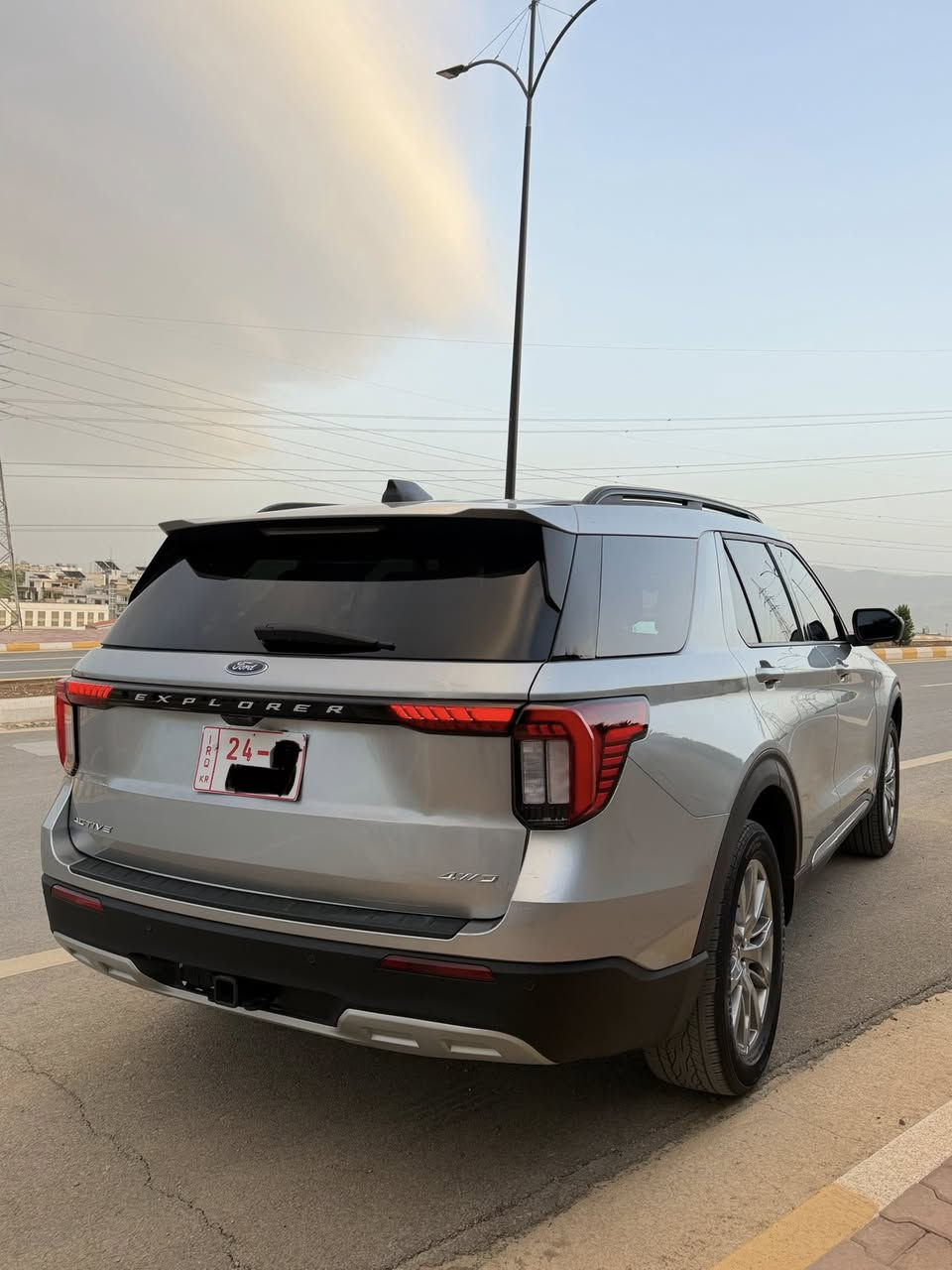 سعر: 307$ و مجال

فورد اکسبلور 2025

مواصفات: ACTIVE 
دفع رباعی 4WD
ماشي:: 11 الف میل
ضرر : شویە تعدیل بارد بالجنط (باب صندوق)
بدون صبغ، کل ارباكات سلیمە ١٠٠٪
سونار صبغ و کارفاکس موجود

رقم شاصی: 
1FMUK8DH0SGA21883

المواصفات:

بصمة تشغيل، بصمة 4 ابواب، تشغیل عن بعد
صندوق شفط كهربائي و کامیرا
رادار امامي (تحديد مسار)، رادار جانبي (نقاط عمياء)
رادار خلفي (التحذير من الاصطدام)، شفتات استيرن
تبرید مرکزی، استيرن تدفئة، كشنات کهربائی و جلد و تدفئة
هاند بريك بصمة auto start/stop
حساسات خلفية، مانع انزلاق، ویل جبیر 20 انج
وباقی المواصفات المعروفة

‏‎ مکان سیارة: السلیمانیە
‏‎سیارة بدون رقم (مؤقت دهوک) 
ویاها ٩٠ یوم مجال للترقیم
تکلفە رقم: ١٦ ورقە 

‏‎‏‎رقم تلفون: 
0770-153-1883

