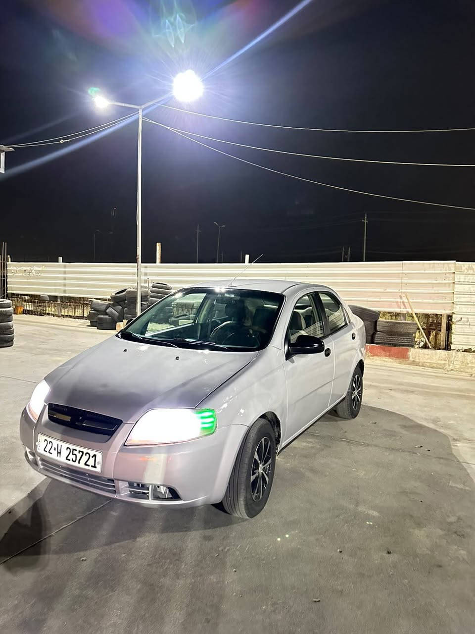 Aveo 2006 سەیارەکە زۆر خاوینە بیوەژنە قەدیم هیچ دەعمیکی نەبوە تەنها یەک جەمپی خەفیفی پشتەوەی هەیە گیر و مەکینە و تەبرید هەموو شتی بە شەرت بی مەسرەفە هەزە و سەنەوی ڕەقەم هەموو تازەیە 
*********** أربيل, العراق

