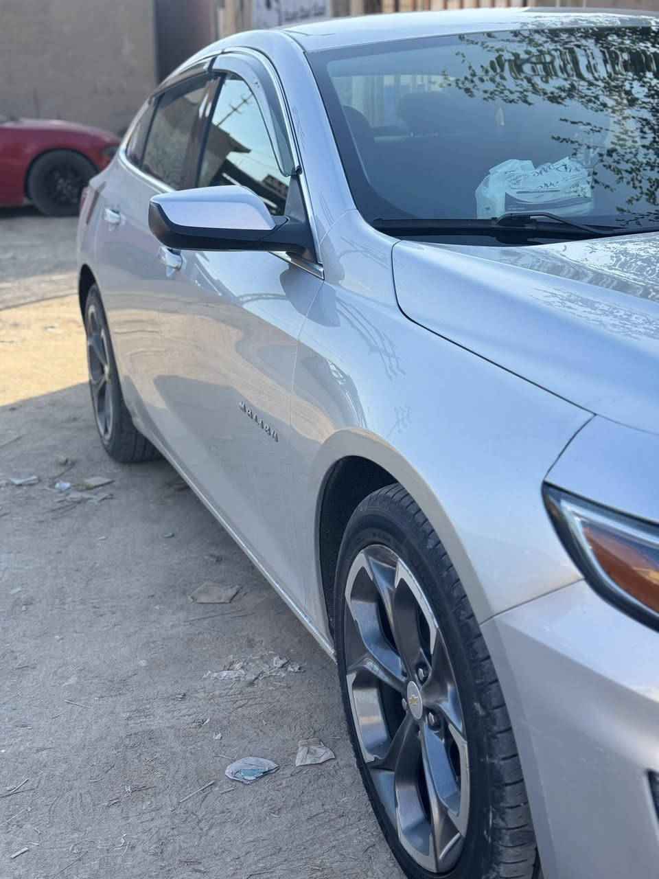 ماليبو 2021 LT1
فول مواصفات عدا البانوراما 
ماشيه 90 الف 
السياره جاهزه من كل النواحي 
كير ومحرك وتبريد وكهربائيات مكفوله 
وتايرات جدد و حتى سبير مانازل بعد 
حادثها 3 قطع تبديل اصلي
مواصفات 
كير اوتوماتيك و عادي 7 نمر
تشغيل بصمه
تشغيل عن بعد
ابواب بصمه
صندوق بصمه
رادار امامي
تحديد مسار
تبريد مركزي امامي و خلفي
تبريد تحكم جهتين منفصل
مقاعد هيتر
اوتو ستوب بصمه
شاشه ايباد جبيره
نظام بلوتوث +واي فاي + كاربلاي 
كامره خلفيه
تحكمات ستيرن جهتين 
شفتات ستيرن
تحديد سرعه
ستيرن فوليوم
بلاجكتورات ليد
نظام تراكشن مانع الانزلاق
نظام ECO اقتصاد البانزين
شاشه عرض الاعطال 
بدون اي عطّل بالشاشه العينه مصفره
ويل كب شركه 
وطخم تايرات جدد شادلها ضمان سنه ونص
رقم أربيل باسمي هزه جديده 2026
السعر بلاش 125 
مكان السيارة بصرة
***********
