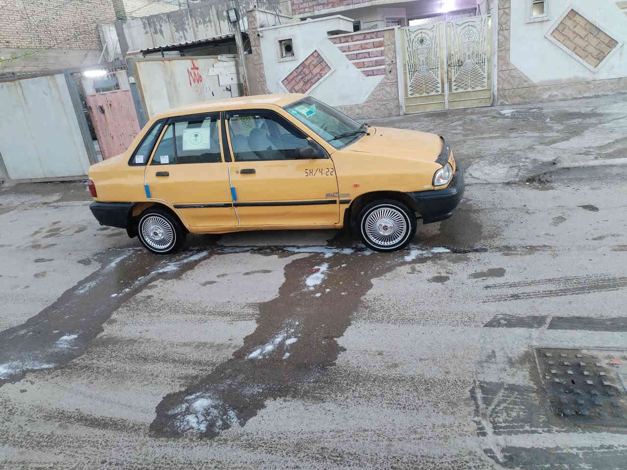 سايبه ٢٠١١ محرك وكير وشواصي مكفولات تخم تاير خط ابيظ بيها جاملغ امام امبدل اصلي فقط السياره نظيفه وحلوه مصفره من كلشي سنويه لغاية ٢٠٣٠ هزه جديده رقم انكليزي باقي عل استلام  شرط عقد مروري  السعر ٢٣ وبيها مجال بصيط مكان السياره الشعب حي اور *********** وهاي كل التفاصيل وصور لاتسالني وتكلي اشبيها تعال افحص وشوف ابعينك
