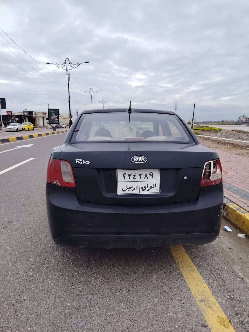 كيا ريو 2011
بيها قطعتين صبغ بدون دواخل
سعر السياره 77
الشراي اتصل ع ***********
