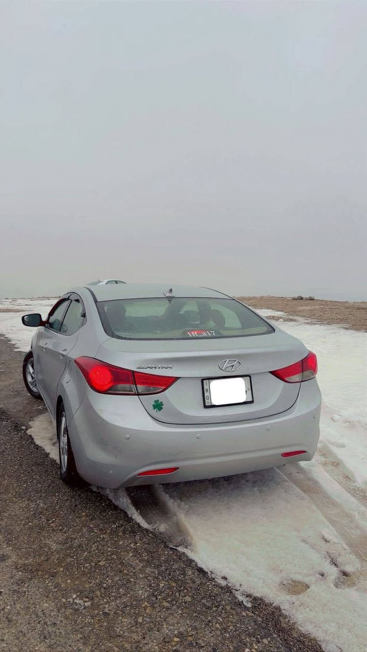 السلام عليكم النترا فول مواصفات من عده فتحه البيع موديل 11وارد أمريكي حادثه فقط ربع جاملغ خلفي  بدون دواخل كير مكينه حداديه تخم تاير كله جديد مكينه 1800دوش مامفتوحه ماشيه 177م. غرفه جديده . رقم بغداد مكان الكرخ السعر 107وبيه مجال قليل رقمي ***********
