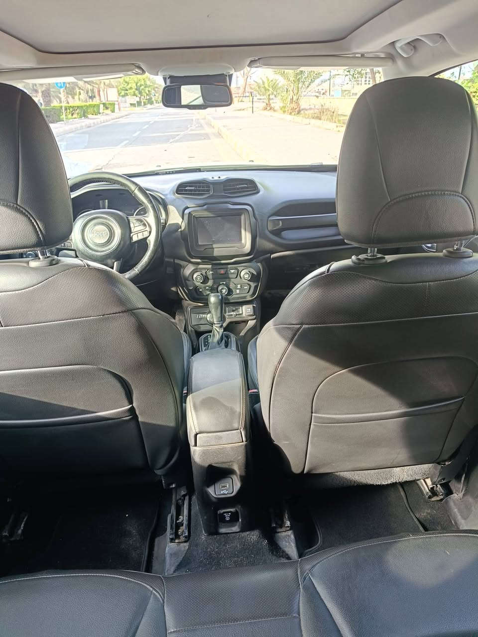 جيب رانجيد 2020 اربيل /فور ويل / شاشه ذكيه/ فول تحكم استيرن / كشنات جلد/ بصمة تشغيل وابواب/ رادار/ اشاير بالمري / بنوراما/ ويل كب اسود حجم الويل 18/ شاشة اعطال / هند بريك بصمه / محرك 1300 تيربو/ لايت عدسه / كشن كهرباء / عداد السياره 41 الف فول مواصفات وجديده احلى من الصور وحادث بسيط كما موضح بالسونار مكان السياره العماره السعر 120 مكان السياره العماره للاتصال ***********   ***********
