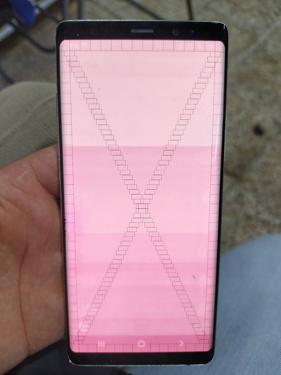 سلام عليكم
سامسونك نوت ٨ مفطور الضهر والشاشه طابعه والقلم مموجود الباقي شرط مراوس او بيع 
***********
