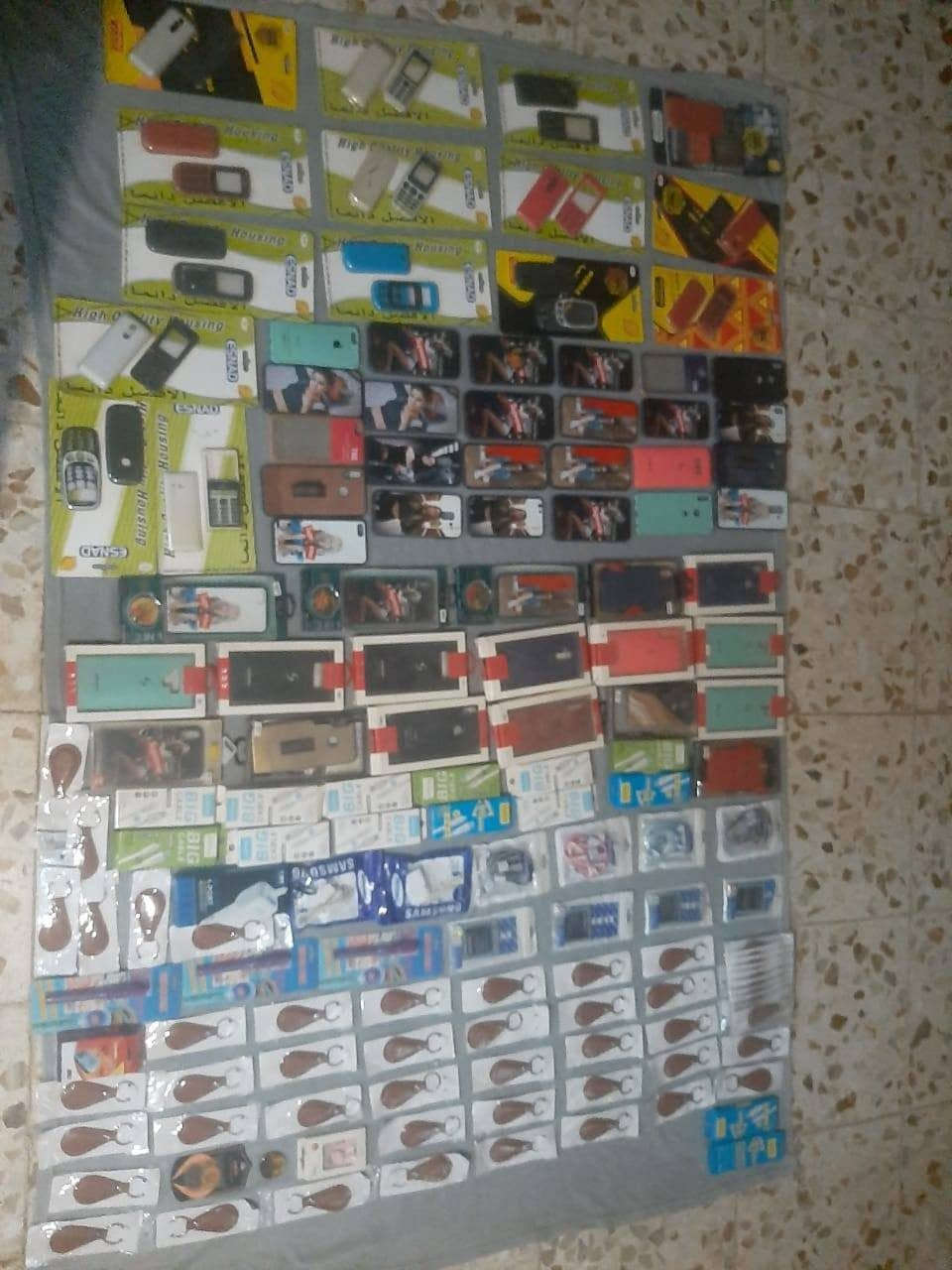 كفرات موبايل مع اكسسوارات
مع اكثر من 400 لزكة مختلف الموبايلات  للبيع وباسعار مناسبة
***********
***********
