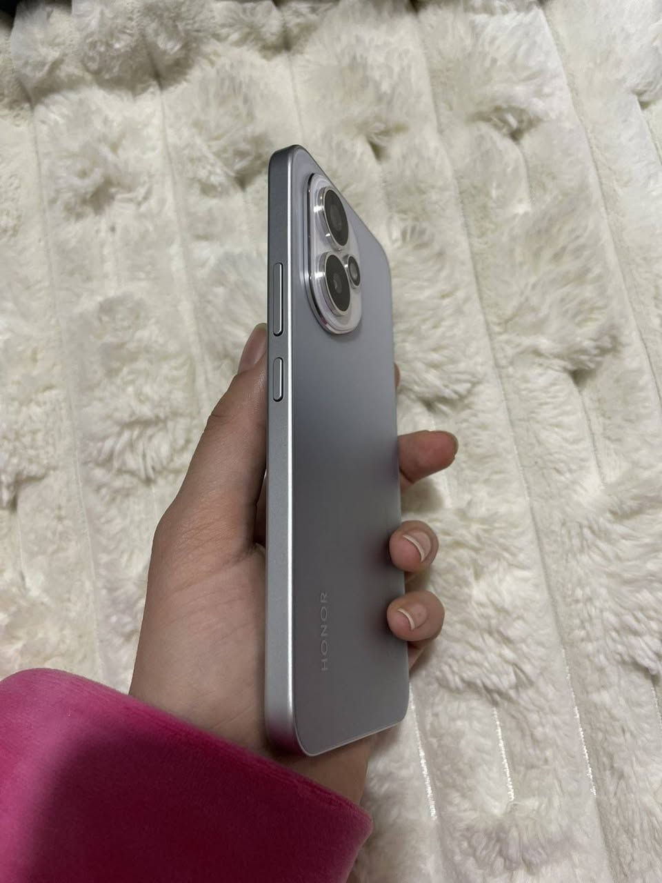 للبيع Honor 400
تاريخ الشراء: 29/9/2025
استعمال خفيف جداً، شبه جديد
الضهر نظيف، الشاشة بحالة ممتازة، الجهاز شغال تمام
ذاكرة: 12GB رام + 512GB تخزين
بطارية قوية: 6000mAh، الشحن يبقى مدة طويلة
الكارتون والشاحن موجودين
السعر: 350 ألف قابل للتفاوض للجادين فقط
الموقع: الموصل برطلة


**إذا كنت صاحب هذا الإعلان وتريد حذفه لأي سبب، رجاءا أرسل رسالة إلى الدعم الفني**