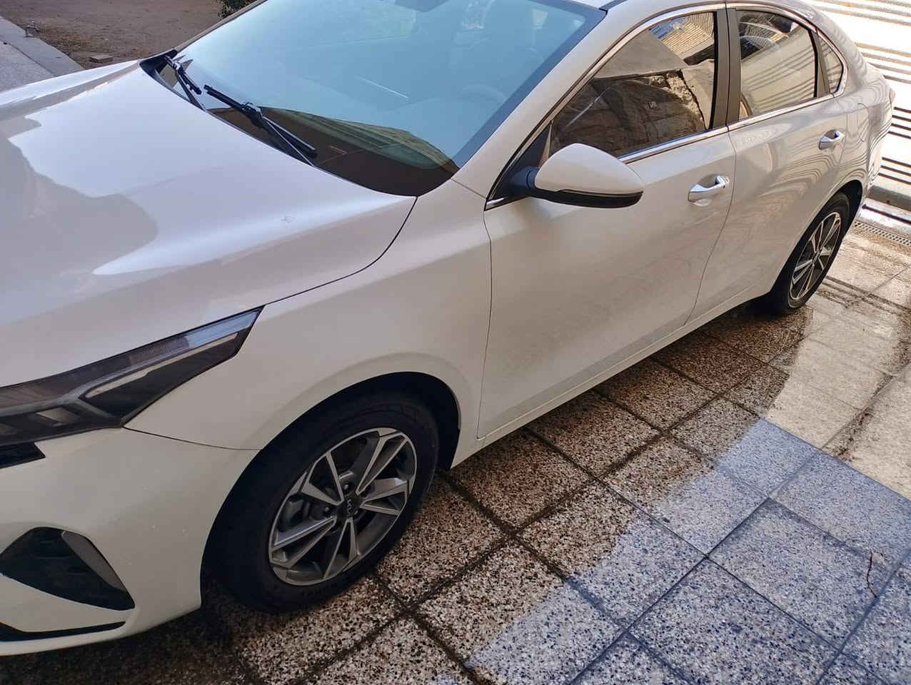 السلام عليكم ورحمة الله
ارجو قراءة المنشور بكافة تفاصيله 

كي ثري موديل ٢٠٢٢ للبيع فقط بدون مراوس ماشيه ٤٤

المواصفات: داخل جلد ابيض٫ تحكمات٫ تنتة٫ تبريد قطعتين الخ... 

السيارة (بيها بنيد صبغ وربع دعاميه وبدنه بدون شواصي بدون راديترات بدون تبديل فقط صبغ ) ارباك طاك السياره بسم صديقي تريد وكاله تريد تحويل حاضرين السعر ١٢٣ مكاني حي الجهاد الضباط ***********
