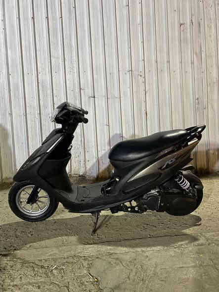 السلام عليكم ماكس عدله مكينه مال رمبه قبل فترا شديتها المكينه وبيها شاصي مال مطارح راجع تلث اصابع تعمير جديد كلشي مجامع سواد تايرات وياله مكينه دبل خلفي اصلي آر جي إس قزم لايت كيلو متر هورن  دراجه نصبتها تفلش نكره الدراجه ومكينه خرسه مكفوله كفر اصلي مختم مكاني بغداد الدوره شارع 60 السعر 650بيها مجال كلش قليل رقمي ***********
