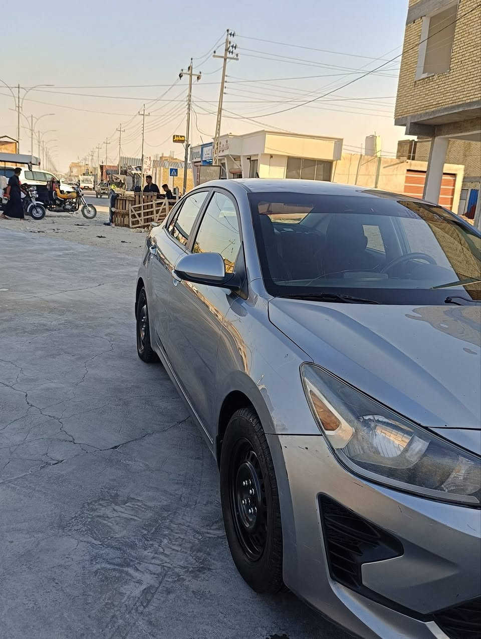 السلام عليكم سياره ريو 2022 حادثها بنيد وجاملغ مثل موضح بالصوره وبيه حلوبه معوقين المكان الناصريه المركز سعرها 95 وبيه مجال بسيط بيع فقط التواصل على هذا الرقم *********** التواصل فقط بيع الماسنجر ماتواجد
