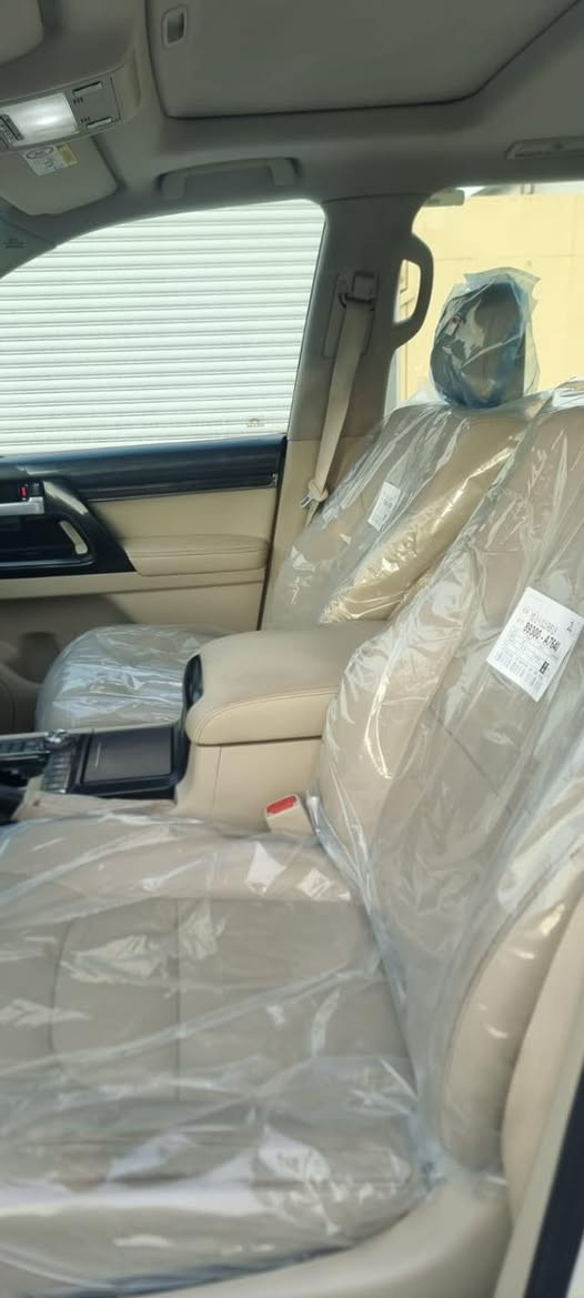 سيارة لاندكروزر 2020 ساز ماسيه 97 الف سيارة نظيفه كلش *********** مكاني بغداد
