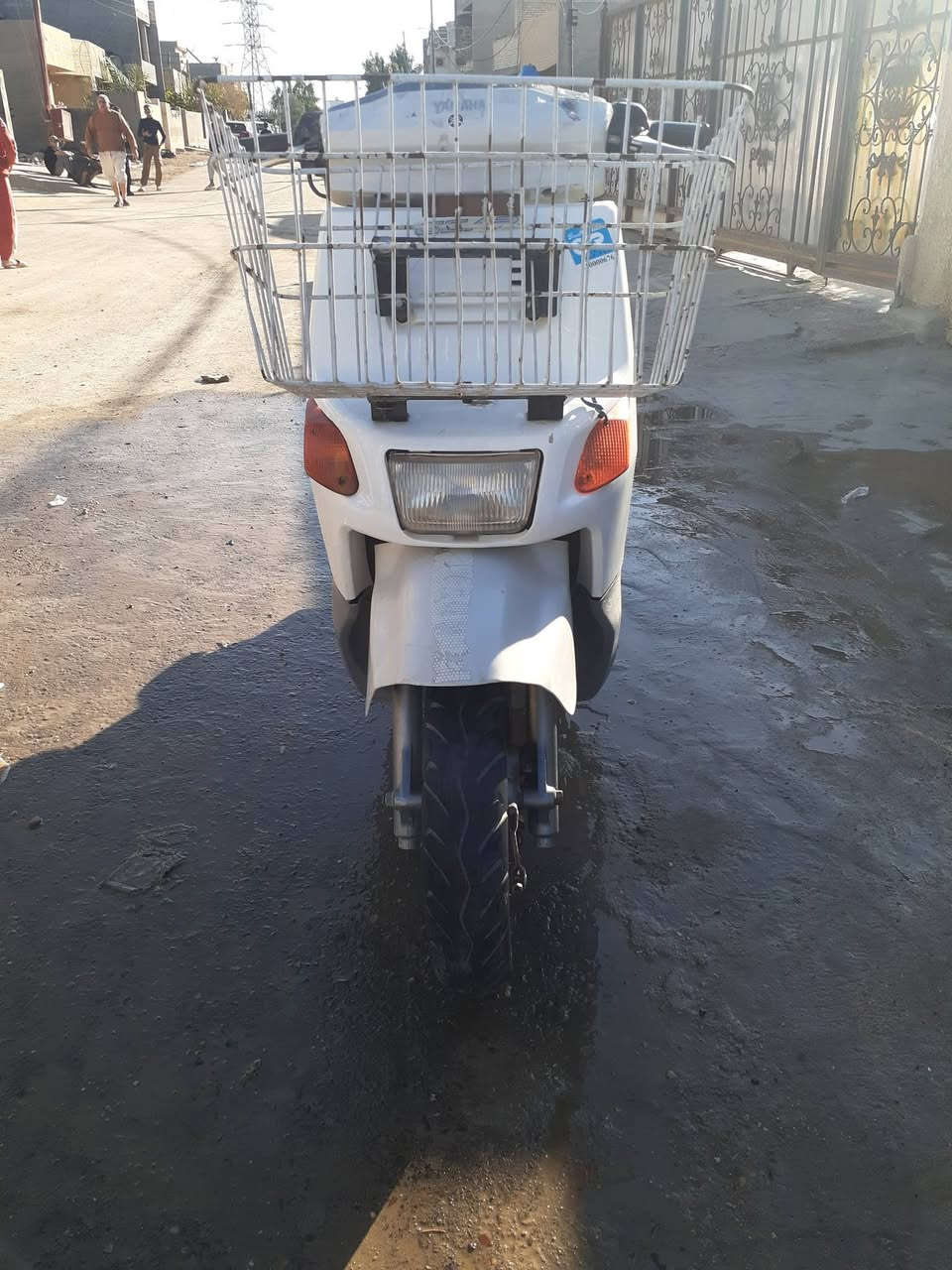 السلام عليكم شباب دراجة بيكم ٦٠ للبيع شرط النظافة شغالة هندر وسلف نكرة الدراجة كاملا نقصهة باتري الكهربائيات شغالة السعر 400 وبيها مجال للشراي مكاني الدورة ***********
