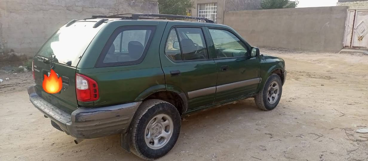 سلام عليكم للبيع سياره ازوز روديو ياباني موديل 2000 محرك ثنين ونص حداديه جديده تخم تاير رقم اربيل مكان سياره بالنجف سعر 55 
شراي يتصل ع رقم ***********
