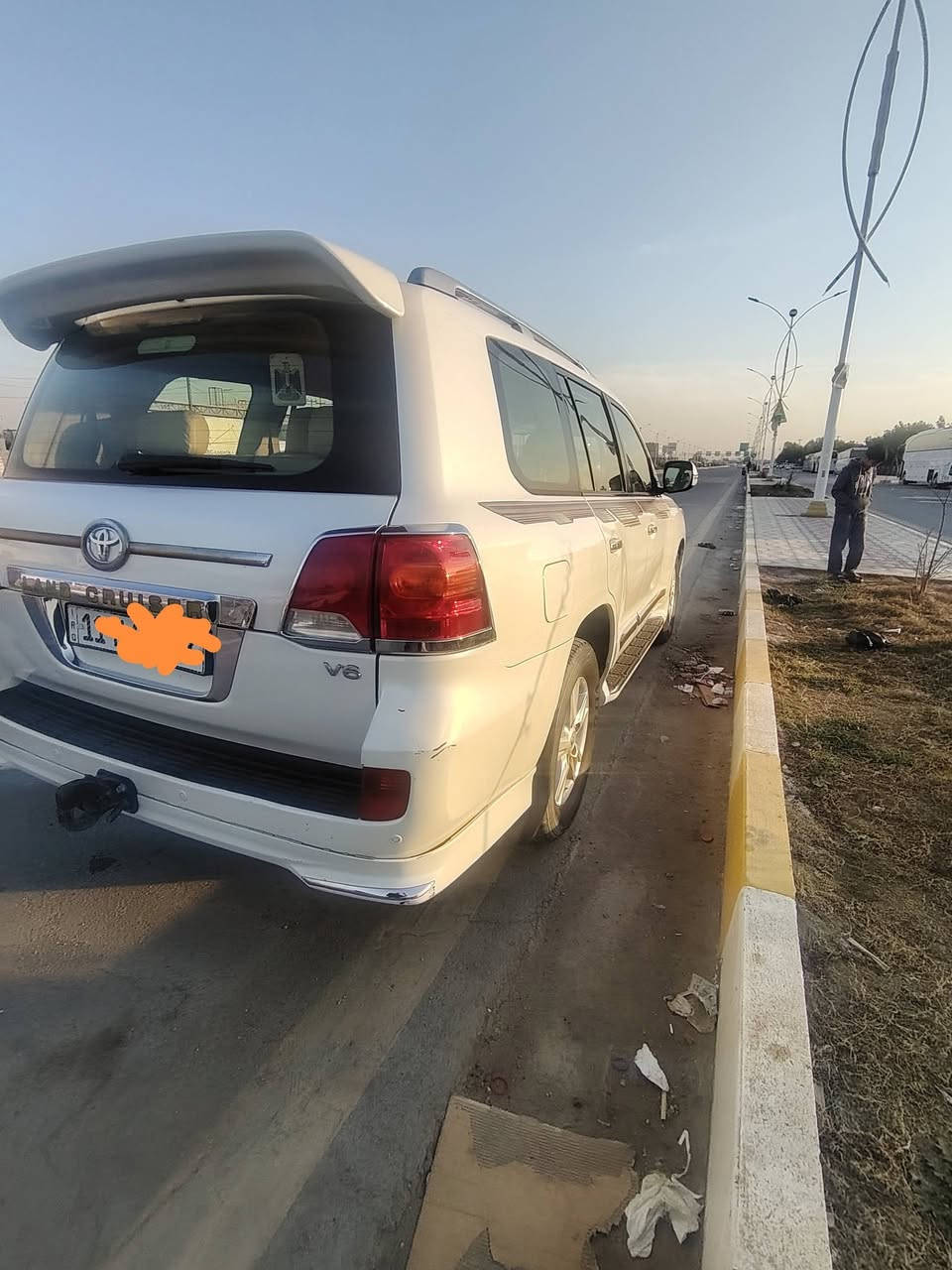 السلام عليكم لاندكروز ١٤ رقم بغداد بسمي الظرر باب وجاملق امامي مبدل وبابين كلير فقط بدون ظرر السياره جاهزه جديده مكان السيارة ذي قار مركز السعر ٣٥٠ اتصال ***********
