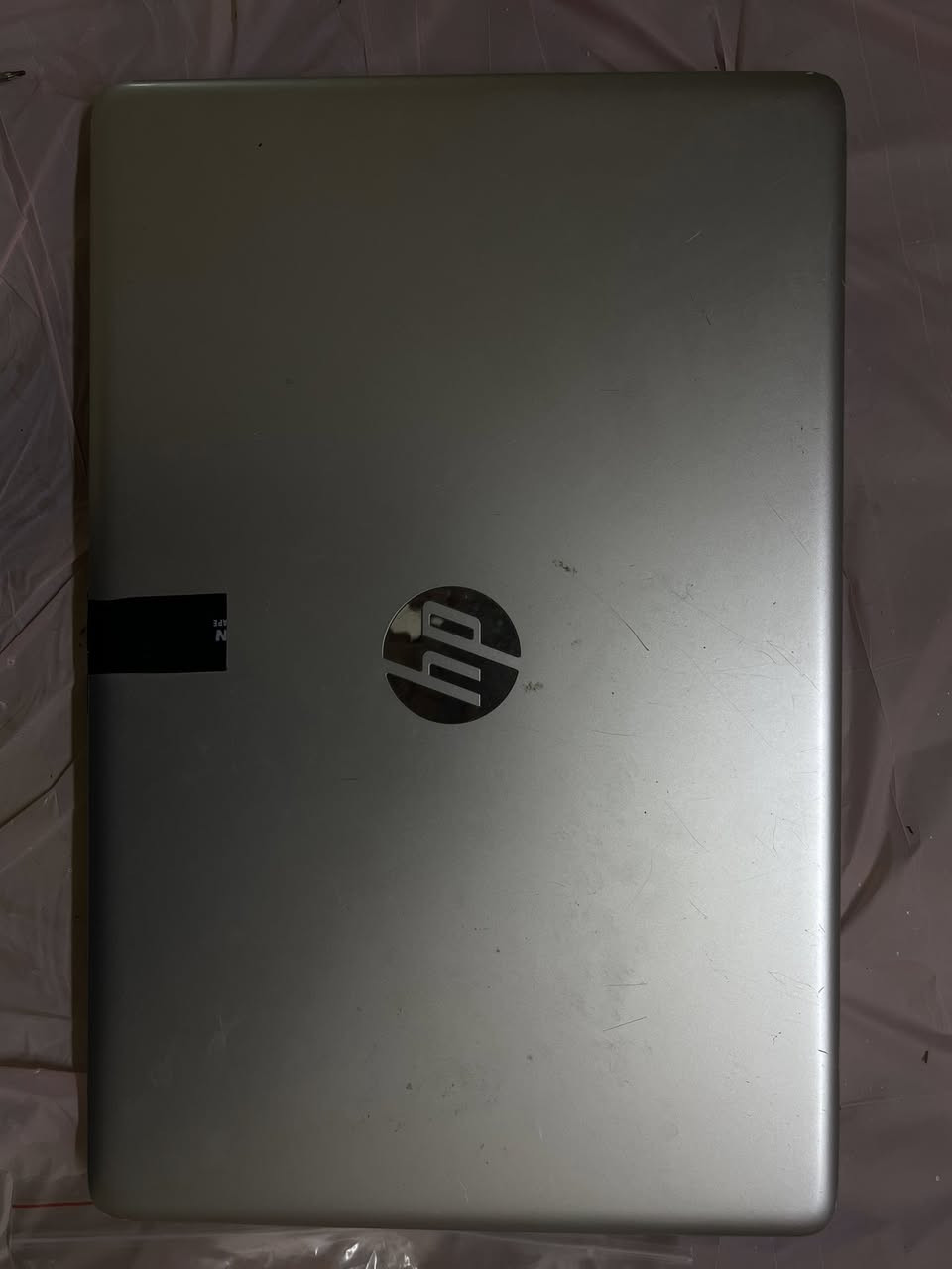 السلام عليكم 
لابتوب HP معالج i7 جيل ثامن 
هارد 128ssd + 500hdd
رام 8 كيكا 
كرت شاشة انفيديا mx130 واكو كرت شاشة ثاني انتل 
شاشة حجم 15
بي شخوط 
 اللابتوب عوزة بطارية وسعره مناسب


**إذا كنت صاحب هذا الإعلان وتريد حذفه لأي سبب، رجاءا أرسل رسالة إلى الدعم الفني**