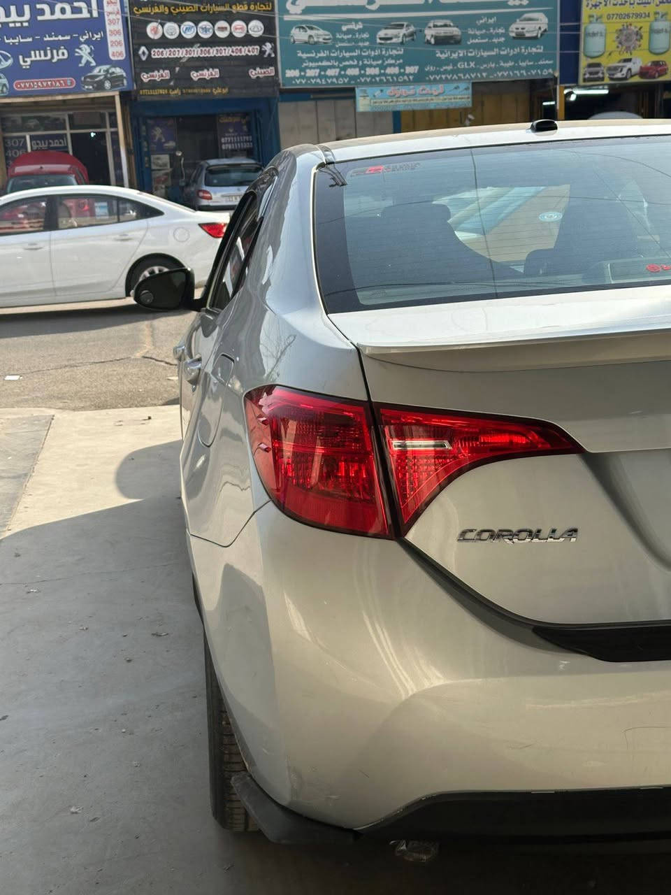 السلام عليكم تويوتا كورلا Se 2018 وارد كندي 🇨🇦 

المواصفات : بچم قرش
. سلايد طكتين 
. بصمة تشغيل + ابواب + صندوك
.رادار
. تحديد مسار و تنبيه الخطوط البيضاء عند الانحدار
. توقف اجباري ( مانع تصادم )
. هيتر مري 
. شاشة جبيره لمس + بلوتوث + منافذ Auxو usb
. شاشة اعطال وسطية
. مكينة 4 سلندر. 1.8 
.كامرة خلفية 
.كروز مثبت سرعه 
. مري كهرباء
. جام 4 كهرباء
. دشبول تحكم بالتبريد بيانو 
. اشاير بالمري 
. كشفات نهارية + ليد نهاري 
. لايت زنون 
. تحكمات ستيرن جهتين 
.شفتات ستيرن
.. (السيارة بدون ايرباك )
وبعد بيه هوايه سوالف تبريد ثلج هيتر تدفئه شغال 
  صدره 85‎%‎ عليه ادامه قبل شهرين سيارة نصبته حلوه ومرتبه  رقم بغداد سنويه وهزه كله جديد

الضرر : سيارة بيه بارد بالبند ول جاملغ صفحة السايق بدون صبغ  وبيه باب الخلفي مبدل وصبغ بهلال الجاملغ 

السيارة بيه رش من امريكا جاملغات خلفيه وصندوك مثل ما موضح بالسونار

السعر :140 وبيه مجال للشراي 
عنوان الانبار رمادي 
للاستفسار ول تواصل :***********

