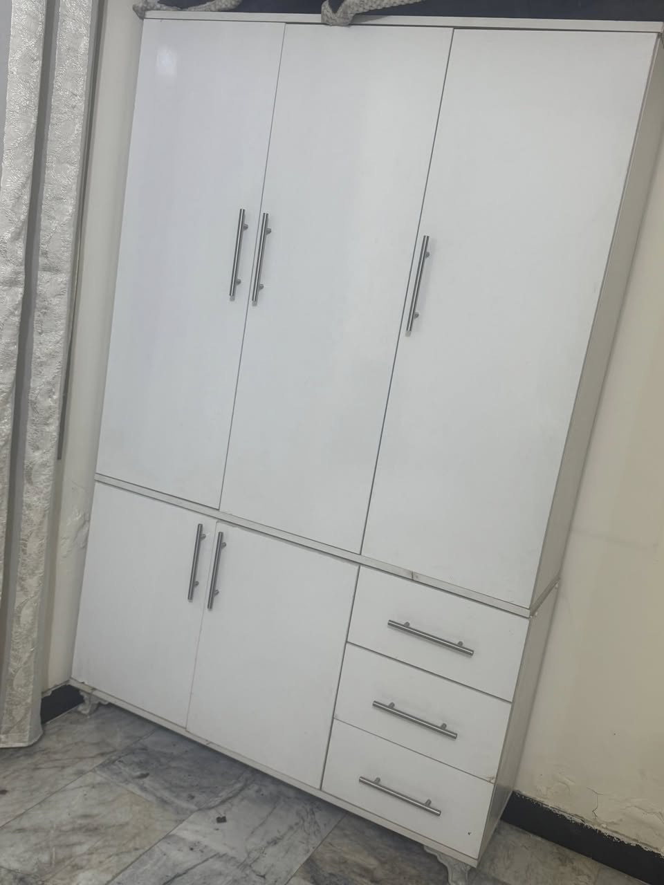 للبيع 
كنتور سعره ٩٠ 
جربايه نفر ٧٥
ميز جانبي ١٥
ميز دراسه ٢٥


**إذا كنت صاحب هذا الإعلان وتريد حذفه لأي سبب، رجاءا أرسل رسالة إلى الدعم الفني**