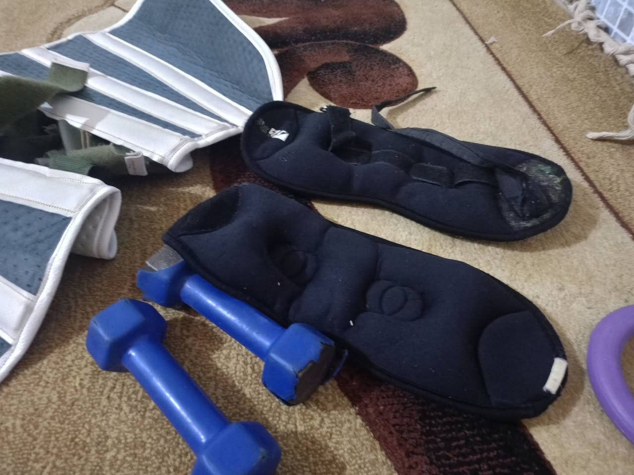 سلام عليكم
ادوات للبيع مشايه مع مساند مع كبوزات اوزان رمليه اوزان دمبلص


**إذا كنت صاحب هذا الإعلان وتريد حذفه لأي سبب، رجاءا أرسل رسالة إلى الدعم الفني**