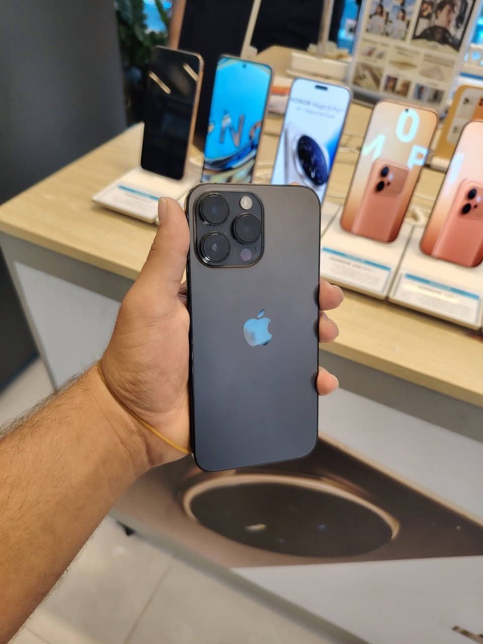 سلام عليكم ايفون 14 برو ماكس للبيع
ذاكره 256 بطاريه 86 بلاديه جهاز مكفول من كلشي وتر بروف جهاز نضيف سعره 850 مكاني بغداد السيديه *********** واتساب
