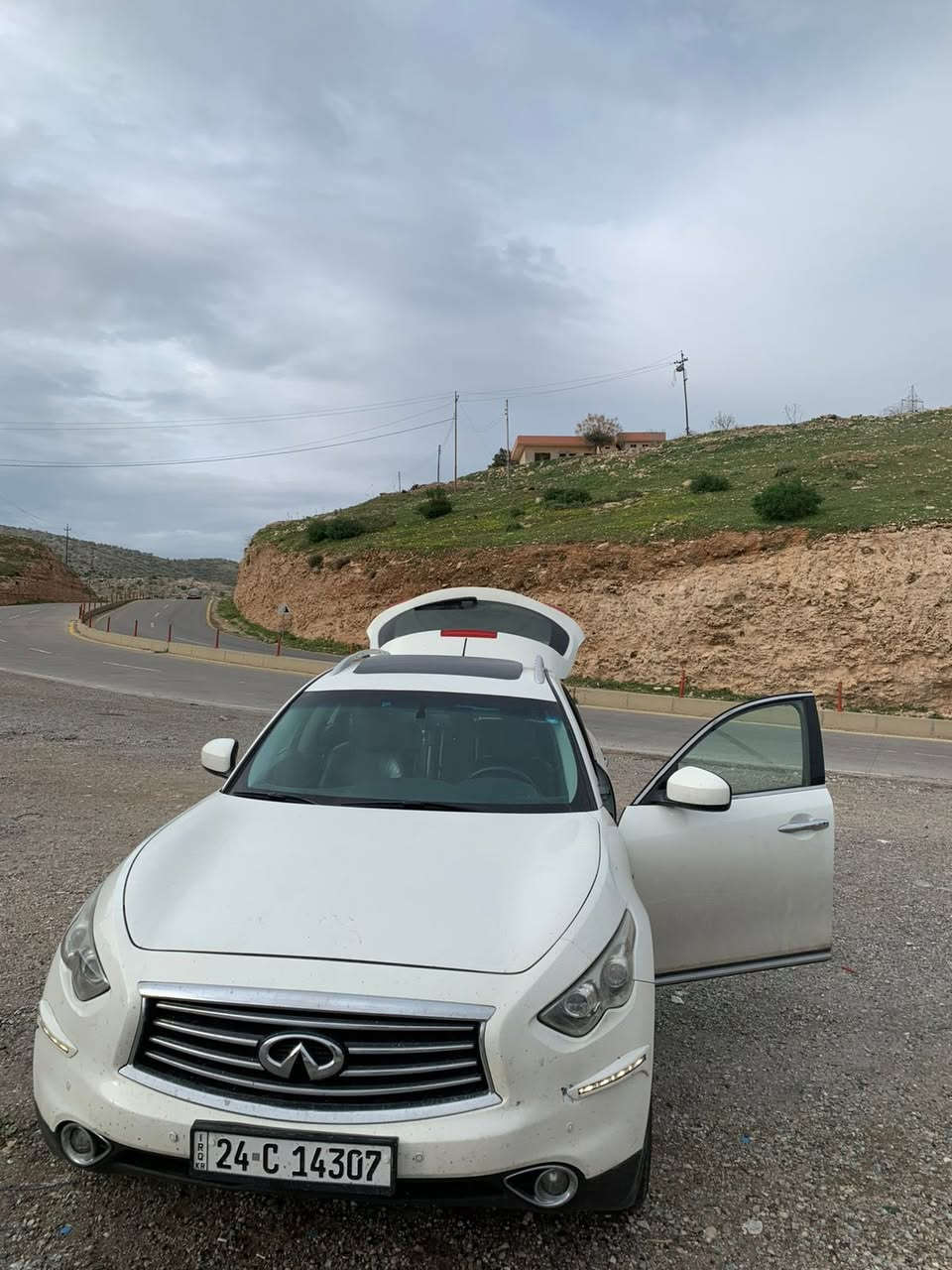 infinity QX70 / انفنتي مرغوب
- النوع السيارة : انفنتي Qx70 
- الموديل السيارة : 2016
- رقم دهوك رقم سنوي جديد
- تحويل وكالك بشرط سيارة بسمي 
- السيارة حيل نضيفة و جدا مناسب 

- بدون صبخ بدون ضرر بدون بارد
- گير محرك بشرط بدون اي نواقص 
- السيارة 146.000 الف ماشية فقط 
- بدون اي نواقص و بدون مصرف
- تخم تايرات جديد تخم ويل جديد
- تخم امامي و تخم خلفي جديد

- المواصفات السيارة مرغوب فوول 1/1
- مكان السيارة : دهوك
- الهاتف : 0750.820.20.67


**إذا كنت صاحب هذا الإعلان وتريد حذفه لأي سبب، رجاءا أرسل رسالة إلى الدعم الفني**