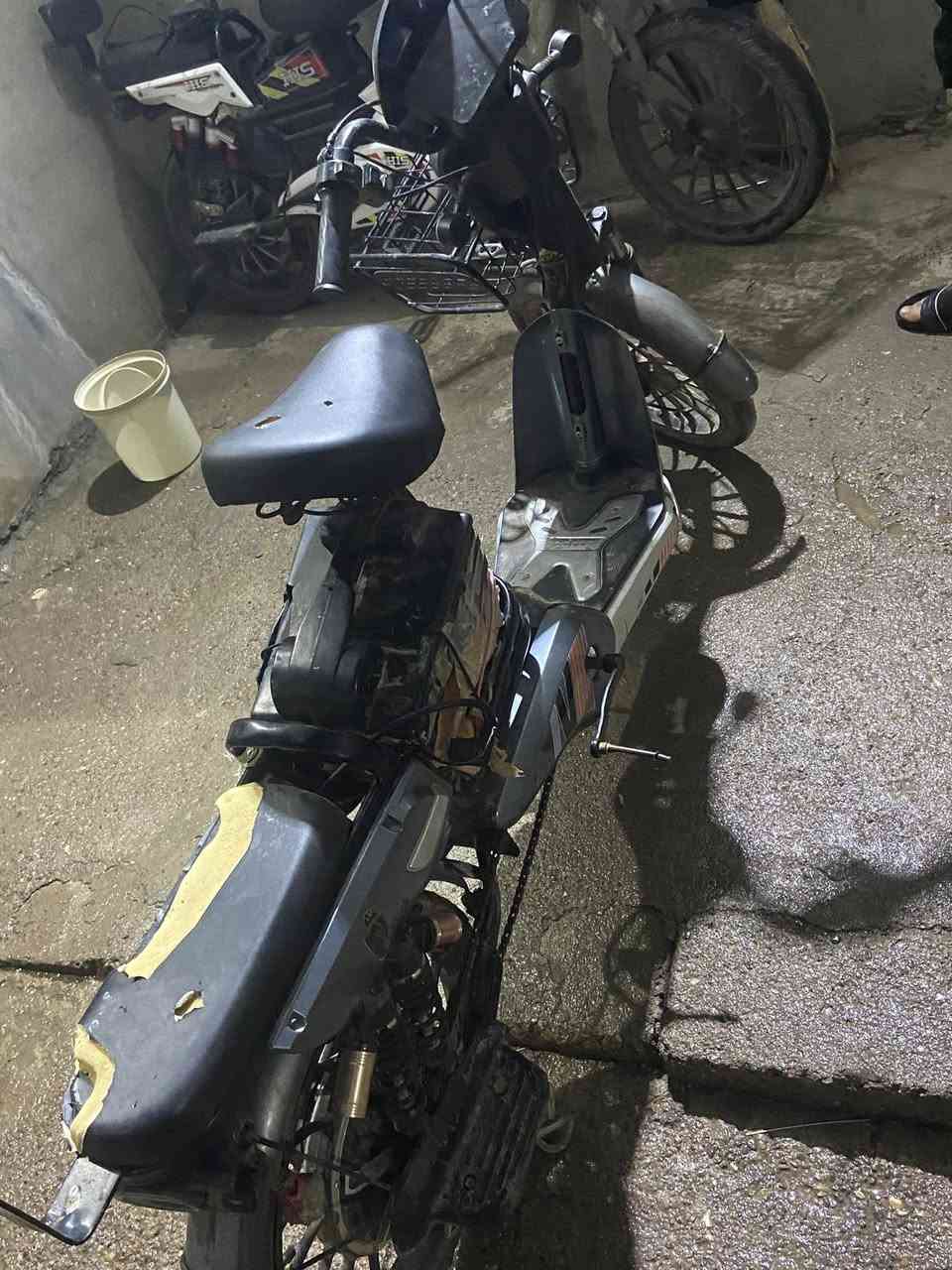 باسكيل شحن للبيع مابيه أي عيب وكلشي بيه شغال.    
أربعه بطاريات 
سعره ١٢٥ 
رقمي#***********
