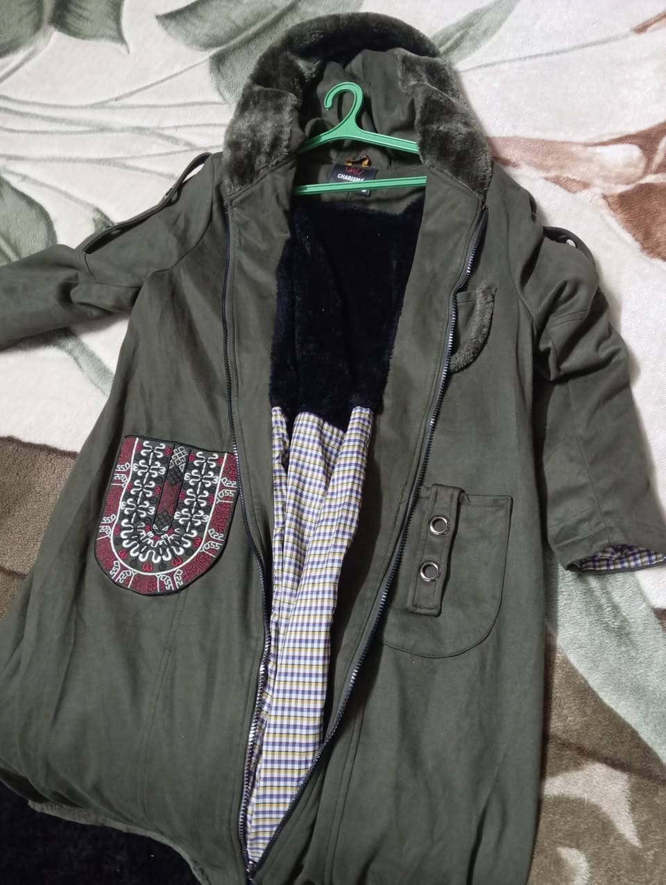 للبيع كوت قديفه ثقيل مبطن فروا مثل ماموضح بالصوره ٢٥ الف


**إذا كنت صاحب هذا الإعلان وتريد حذفه لأي سبب، رجاءا أرسل رسالة إلى الدعم الفني**