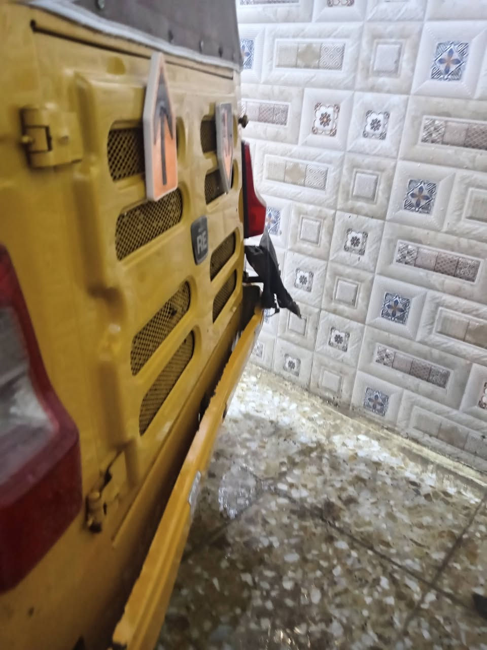 تكتك للبيع مديل 20 شهر 10 رقم وسنويه بغداد نكليزي 
لغود ثنين مصبوغات لباقي بلادي حته دوس بلادي جاهزه ماعده نقص ماشه لو صليب دوشمه جديده + مسجل اصلي تخم تاير جديد شراي اتصل ***********
