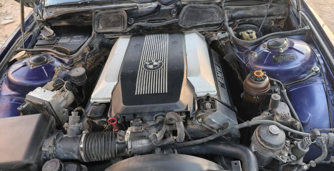 السلام عليكم
بي إم 744 موديل 1999 أصل لون مميز فول مواصفات مري شفط شاشة تدفئة كشنات 16 حركه كشنات خلفيه كهرباء جنطه شفط لايتات كهرباء متحرك بلاد شغال 

كير تيرتبونك بلادي نظام سبورت عادي 

محرك كلش نظيف 

محرك كير حدادية تايرات تبريد كهربائيات كله شغال وجديد بدون أي نقص بدون قطرة خياس. 

رقم هزه جديدة رقم سيارة ديالى بسمي.سعر 68

مكان سيارة كربلاء

***********
