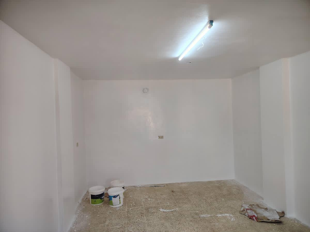 السلام عليكم خلفه طلس وصبغ اشتغل بل يوميه وعله متر 
الاستفسار ***********
