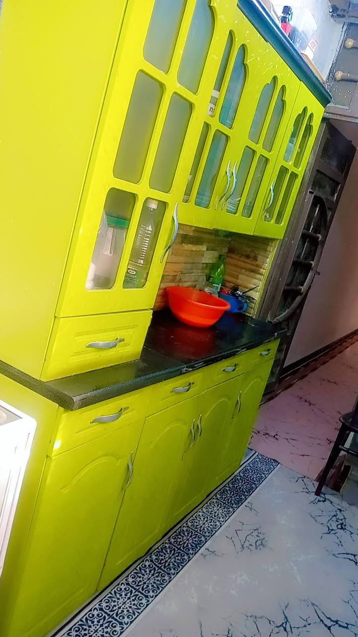 السلام عليكم
كاونتر خشب نظيف ب ١٧٥
سنكي ب٧٥
العنوان حله 
***********
