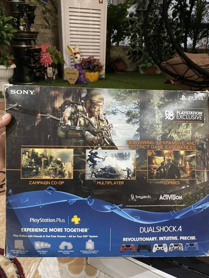 بلي 4 امريكي اصلي ما مفتوح ولا داخل صيانه ابد كامل غراضه كارتون وملحقاته مهكر بي 5 العاب 
السعر 250 وبي مجال لشراي 
 ***********
