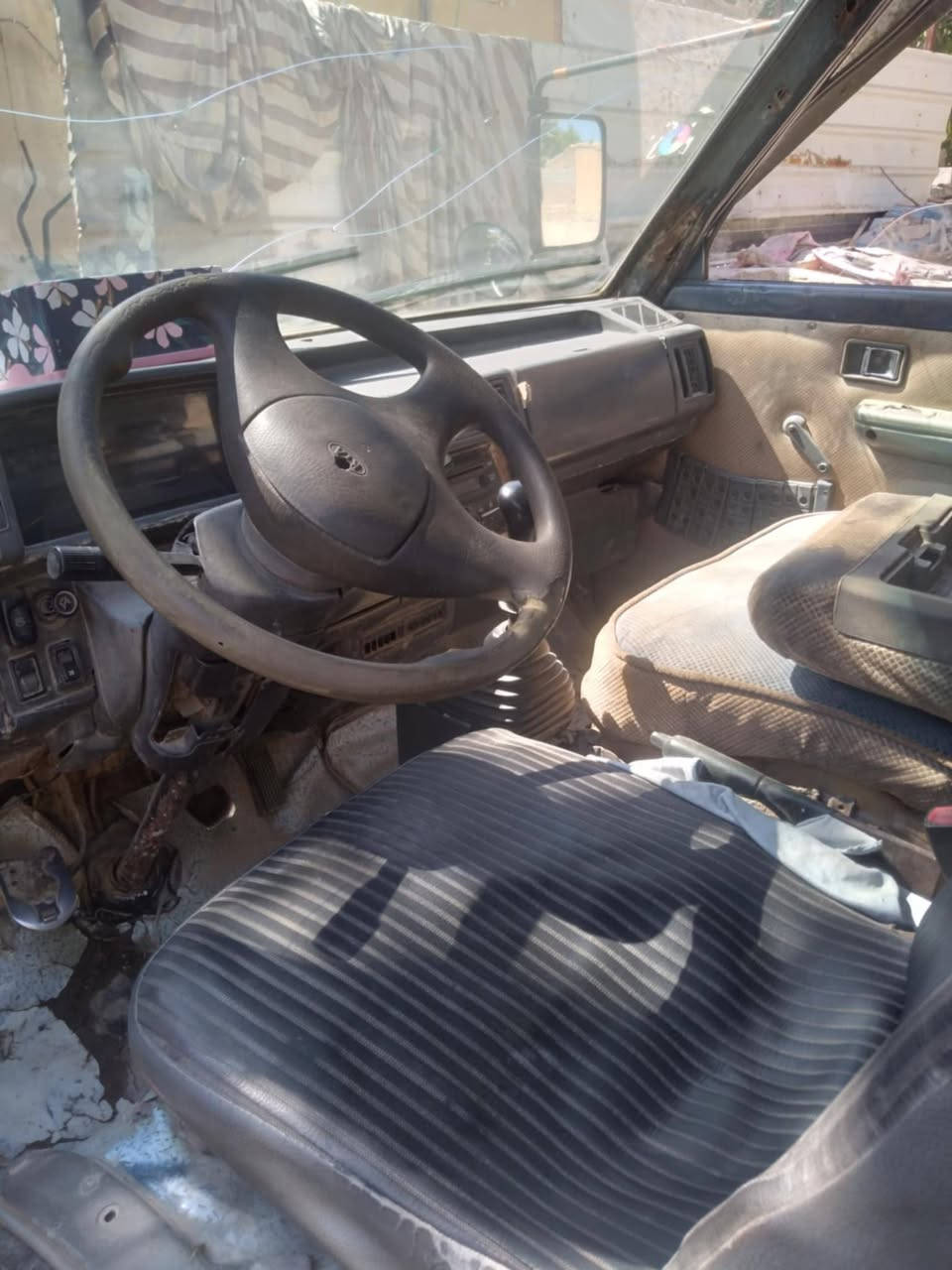 كيا بستا 1993رقم بغداد سعر30بيها مجال او مراوس جنبي موصليه ***********
