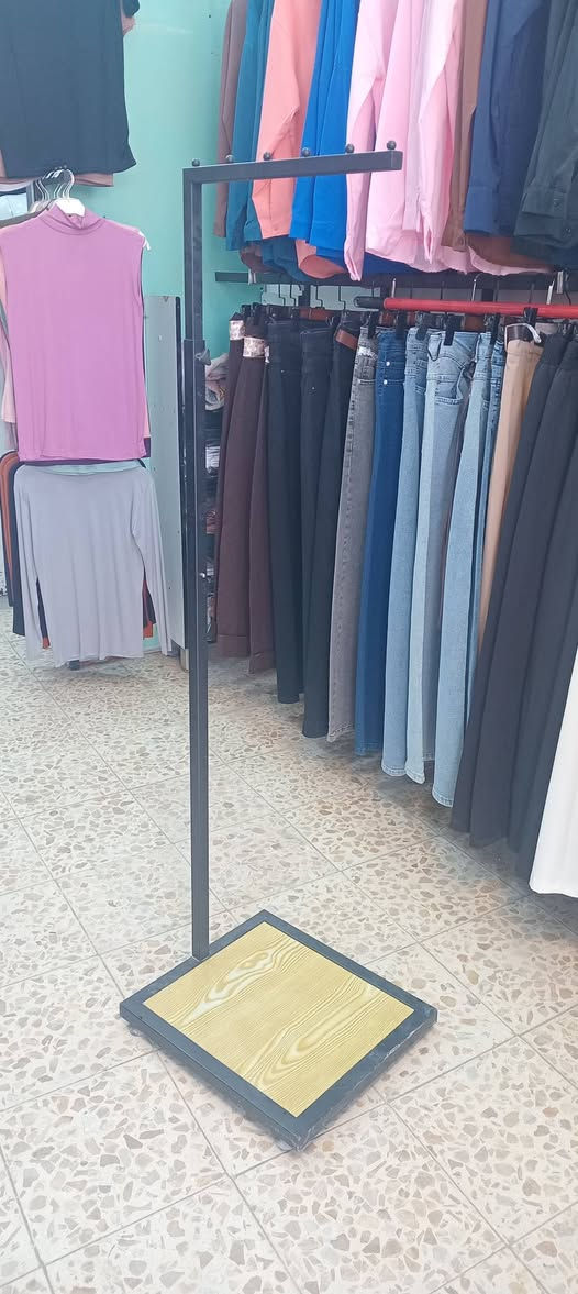السلام عليكم..
ملكان عدد ٤
تعلاكه عدد ٧٥
تعلاكه خشب عدد ٢٥
اذرع عدد ٥٠
ستاند تصوير...
للبيع عنوان بغداد


**إذا كنت صاحب هذا الإعلان وتريد حذفه لأي سبب، رجاءا أرسل رسالة إلى الدعم الفني**