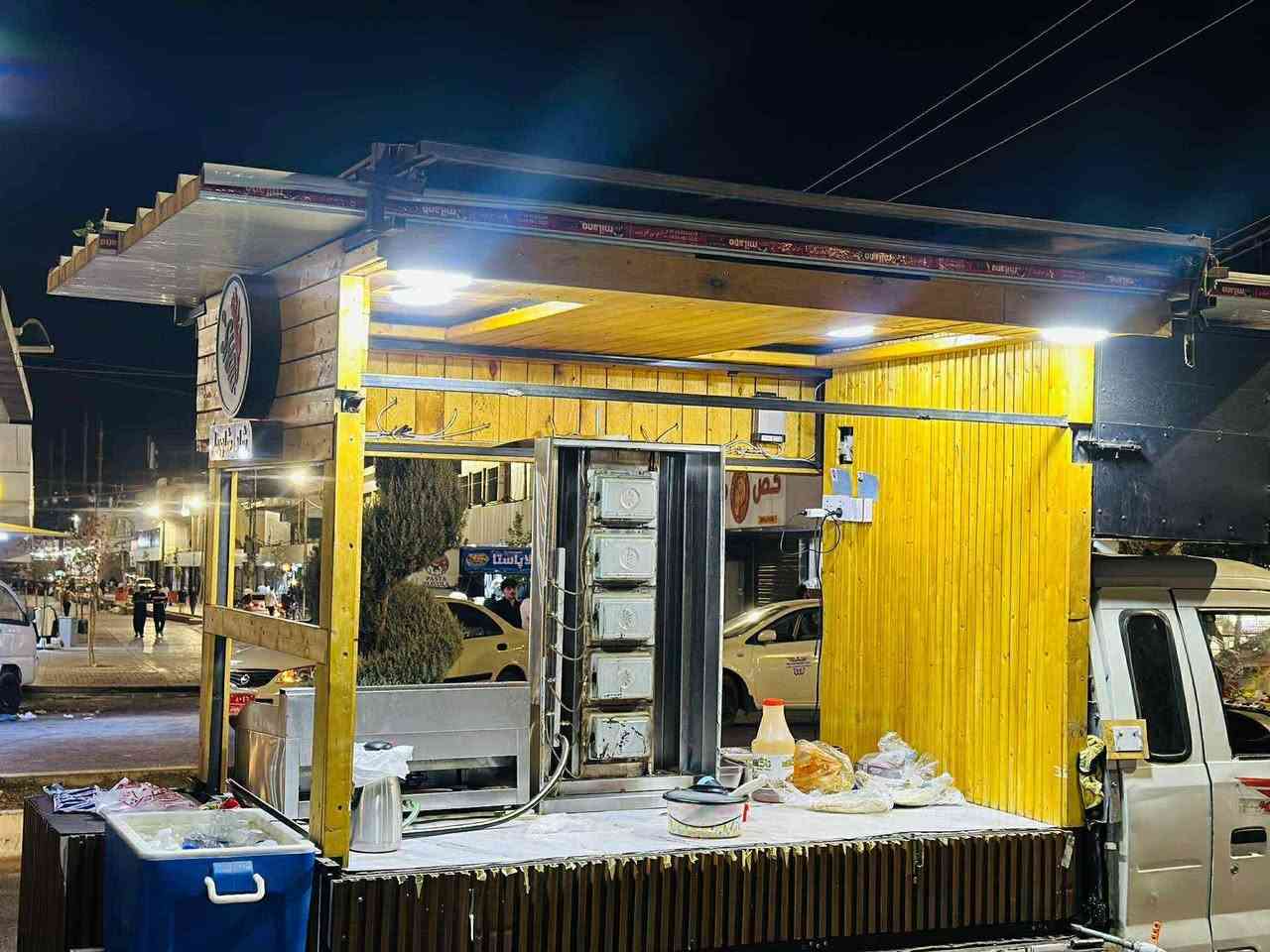 السلام علیکم
هایفی 2012 بۆ فرۆشن مەنەفێست 
بەکامل ئەشیای شاورمەوە دەیفرۆشم 
مەکینەی بەشەرت ئەشیاکانی هەمووی بەشەرت لە شەوایە تا چەقۆ هەموو شتێکی لەگەڵە
بۆ معامەلە تەلەفۆن بکەن 
شوێن ڕانیە
 ***********
