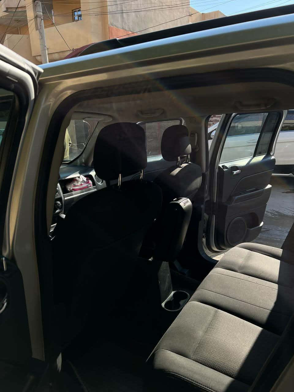 اسلام عليكم Jeepباتريوت2010 رقم انكليزي جديد  سنويه عضم جديد 2031يسقطون معه كابون نفطي جديد الكتروني محرك السيارV4 محرك2400 كير اوتو وعادي بيه قطعتين ضرر سعر السياره ب 75 وبيه مجال رقم الهاتف ***********
