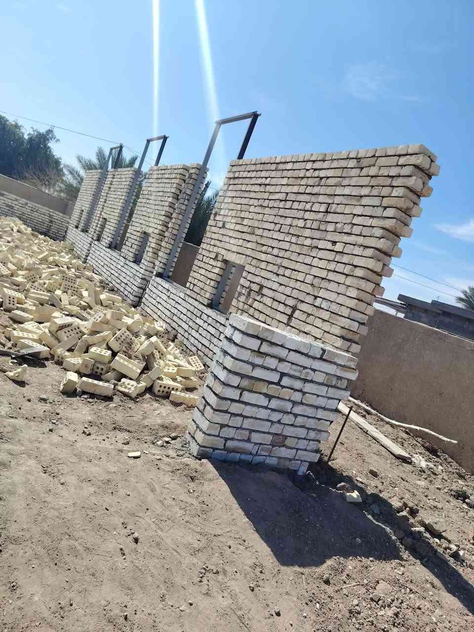 سلام عليكم ورحمة الله وبركاته جامع الباري قيد الانشاء على الناس المحسنين محتاجين مواد بناء كشيش وحصو رمل اسمنت طابوق جزاكم الله الجنه ونعيمها هاتف ***********او*********** واتساب
