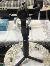 للبيع مانع اهتزاز (رونه) Gimbal من شركة Zhiyan crane 2s مستعمل استعمال...